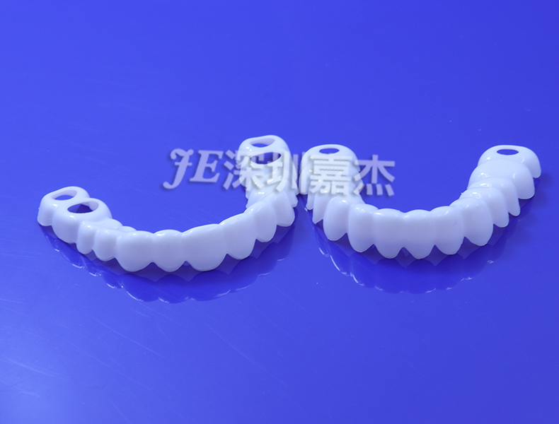 硅膠牙套可以矯正牙齒嗎？