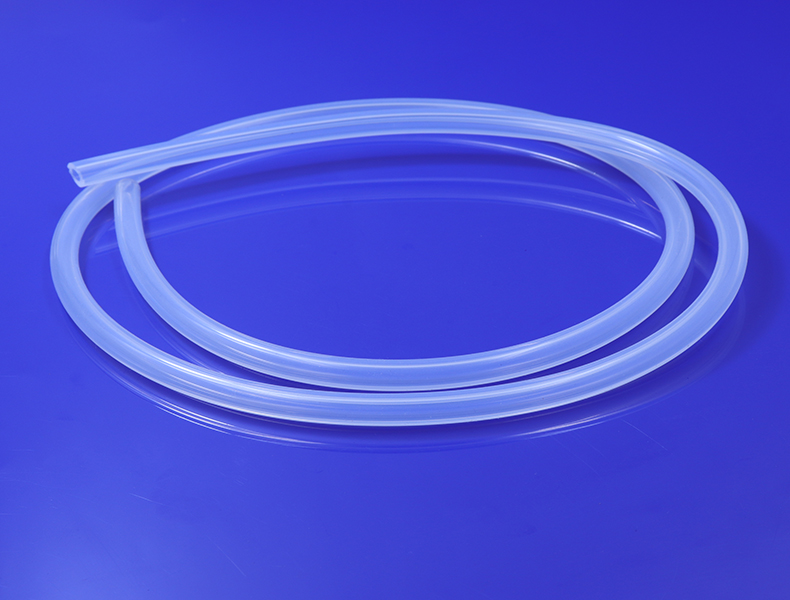 透明硅膠管在被沸水煮過會(huì)變黃嗎？